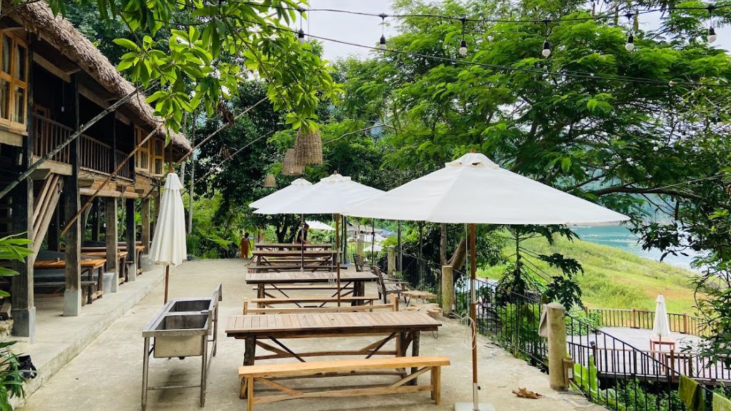 Không gian nhà hàng ngoài trời