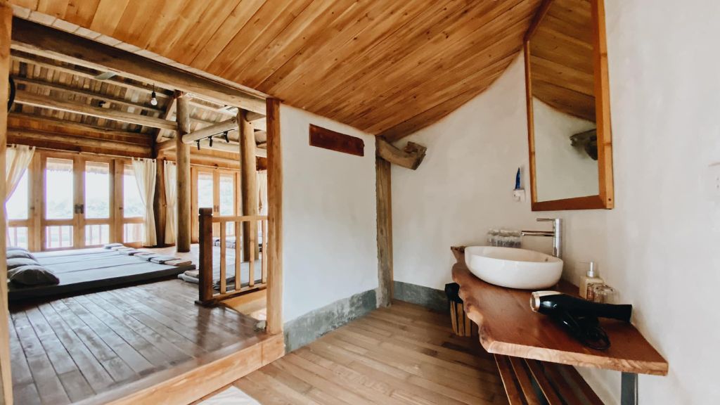 View Com 1 (12 pax) Room