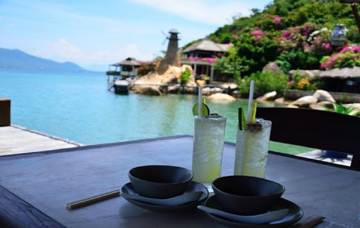 Toàn cảnh