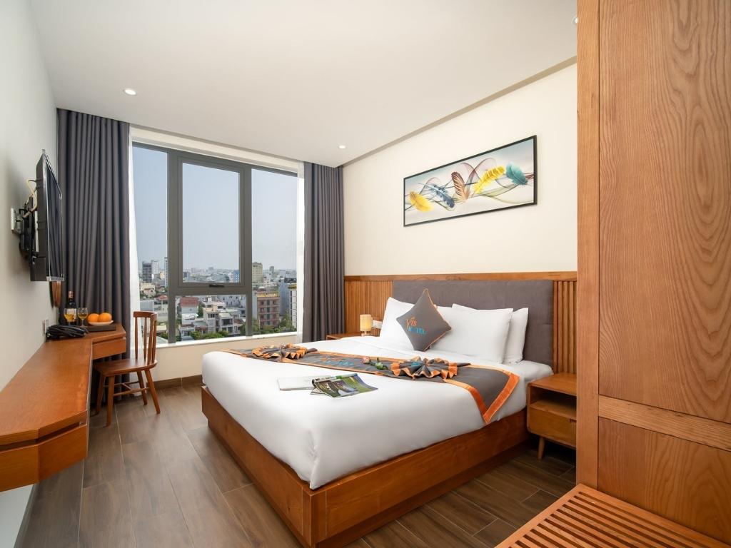 Phòng Deluxe Triple City View tại Yes Hotel Đà Nẵng
