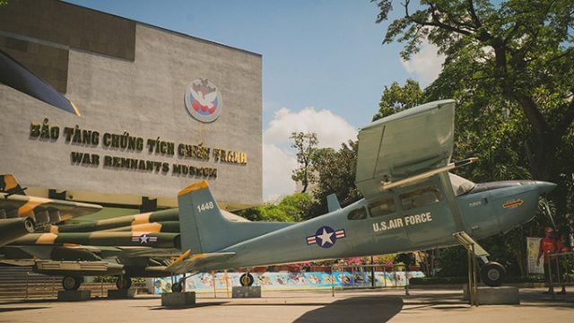 máy bay ngoài trời - bảo tàng chứng tích chiến tranh