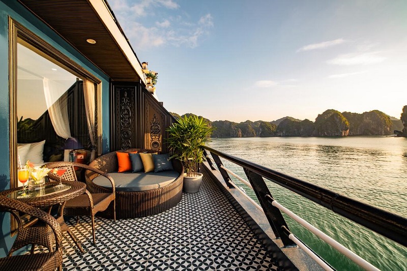 Ban công phòng nghỉ trên du thuyền Rosy