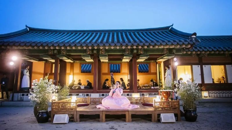 chương trình biểu diễn nghệ thuật ở cung điện gyeongbokgung