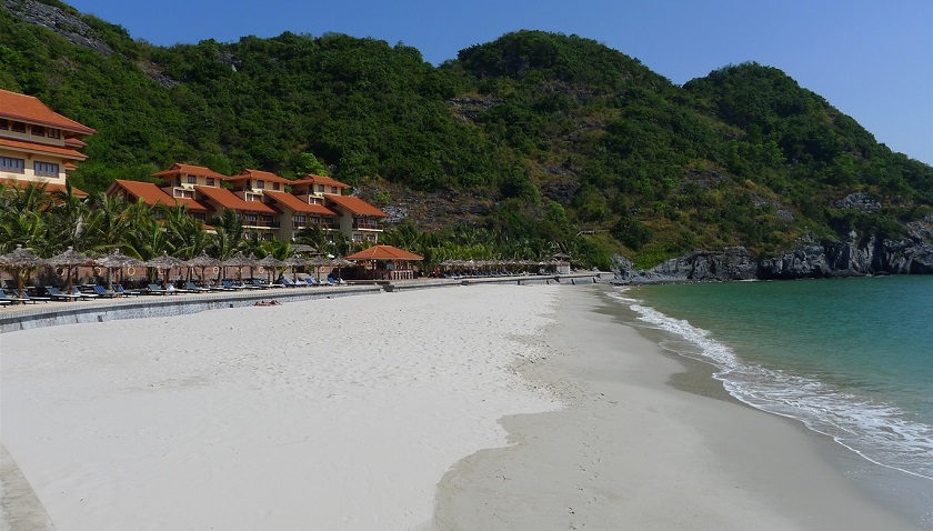 bãi biển cát cò 3