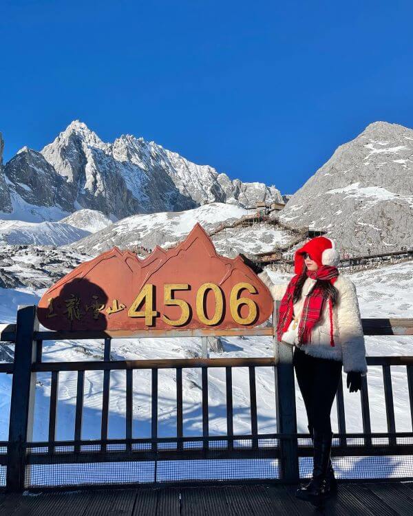 Núi tuyết Ngọc Long