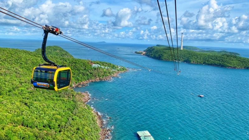 Chiêm ngưỡng toàn cảnh đảo Phú Quốc từ cáp treo Sun World Hòn Thơm