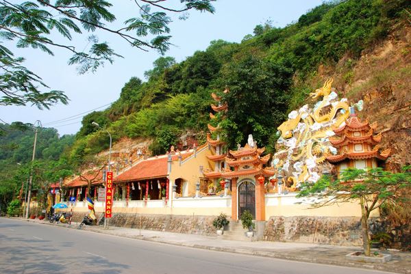 Chùa hang Đồ Sơn