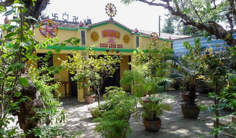 Chủa Long Sơn tour Phan Thiết