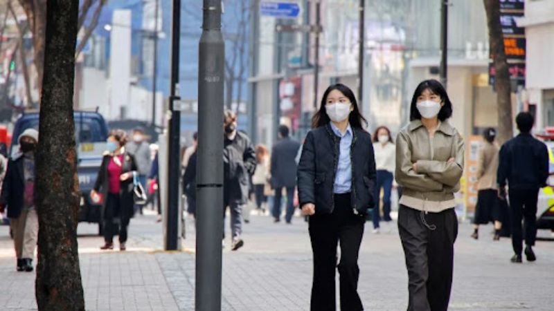 Chuẩn bị khẩu trang chống bụi mịn khi du lịch Hàn Quốc