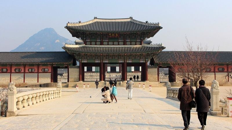 tham quan cung điện gyeongbokgung
