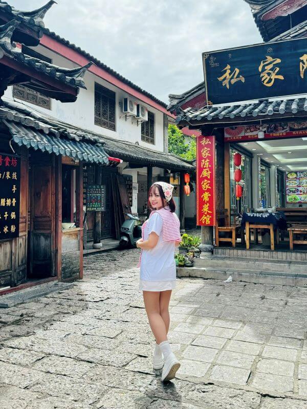 Check in trấn cổ Lệ Giang