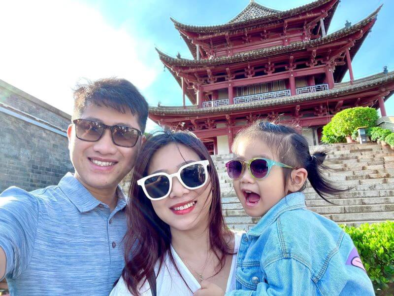 Du khách check in tour Hà Khẩu