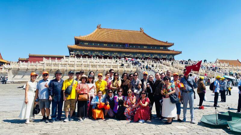 Đoàn khách của BestPrice Travel du lịch Bắc Kinh Thượng Hải mùa hè