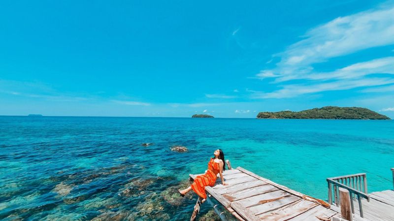 Du khách check-in trong chuyến tham quan tour 4 đảo Phú Quốc