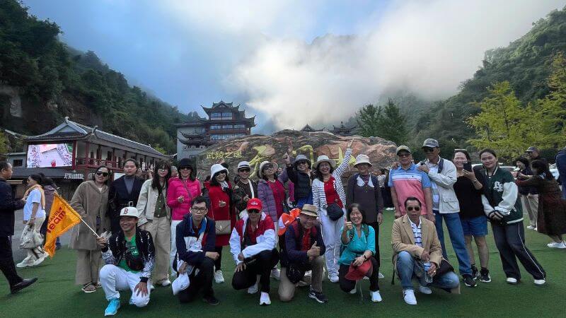 Du lịch Phượng Hoàng Cổ Trấn cùng BestPrice Travel