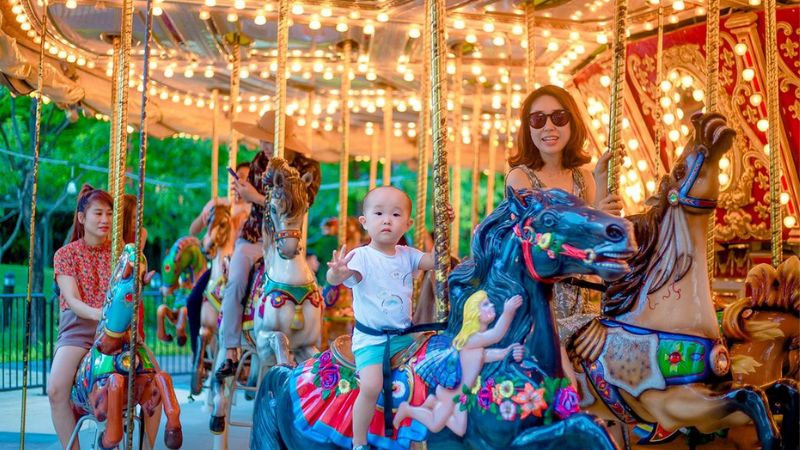 Festival Carousel - trò chơi tuổi thơ của nhiều du khách