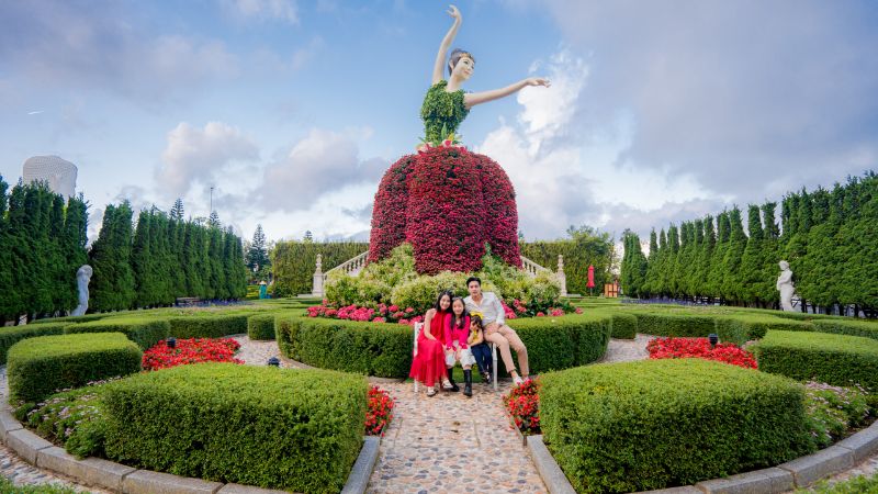 Gia đình check in tại vườn hoa Le Jardin d’Amour