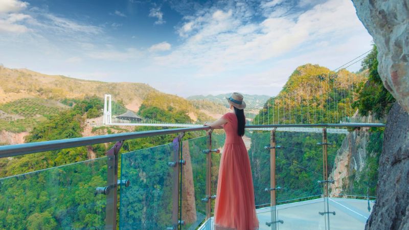 Giá vé Mộc Châu Island