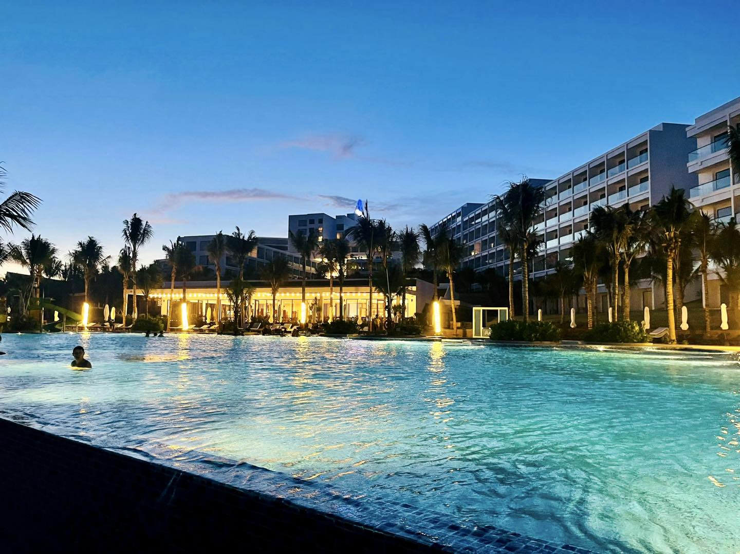 hồ bơi asteria mũi né