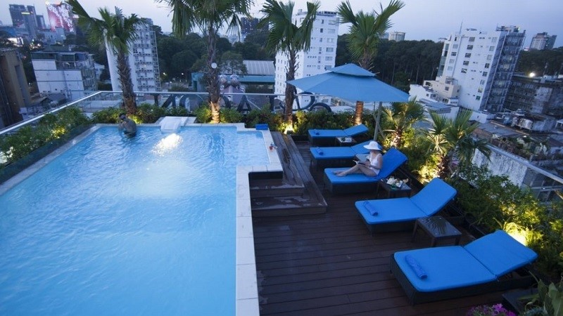 Hồ Bơi Ngoài Trời Tại Cochin Zen Hotel