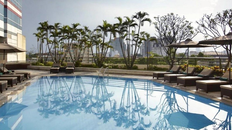 Hồ bơi ngoài trời tại Melia Hà Nội Hotel 