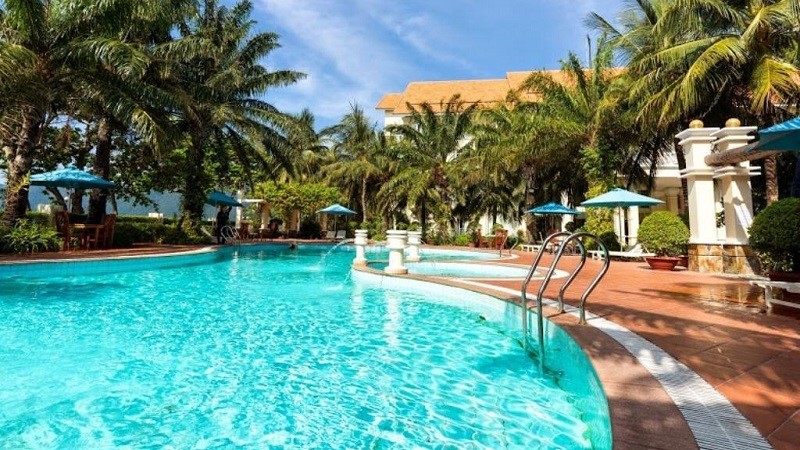 Hồ bơi ngoài trời tại Sài Gòn Côn Đảo Resort