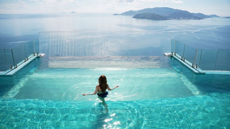 Top 10 khách sạn Nha Trang có bể bơi vô cực đẹp xuất sắc ...
