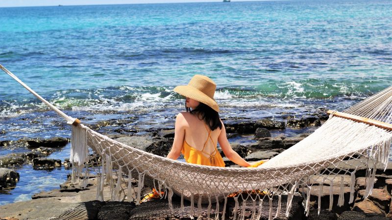 Hòn Mây Rút với vẻ đẹp yên bình, trong xanh