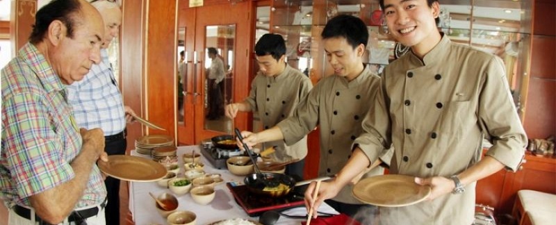 Buffet đa dạng Du thuyền Hương Hải Sealife