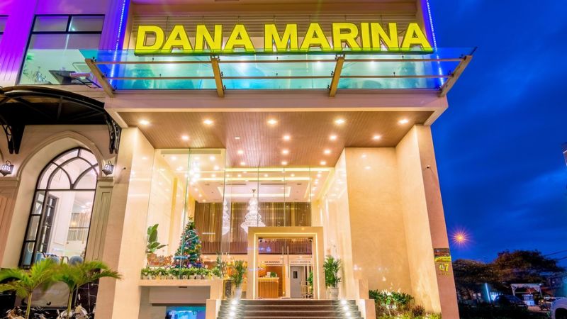 Khách sạn Dana Marina nổi bật tại thành phố Đà Nẵng