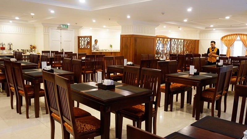 Không gian ấm cúng tại nhà hàng của Iris Đà Lạt Hotel 