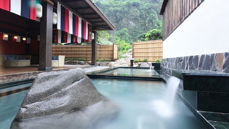 Không gian bể ngâm lạnh