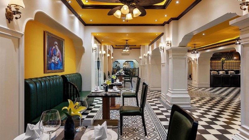 Không gian nhà hàng tại Minerva Church Hotel Hanoi