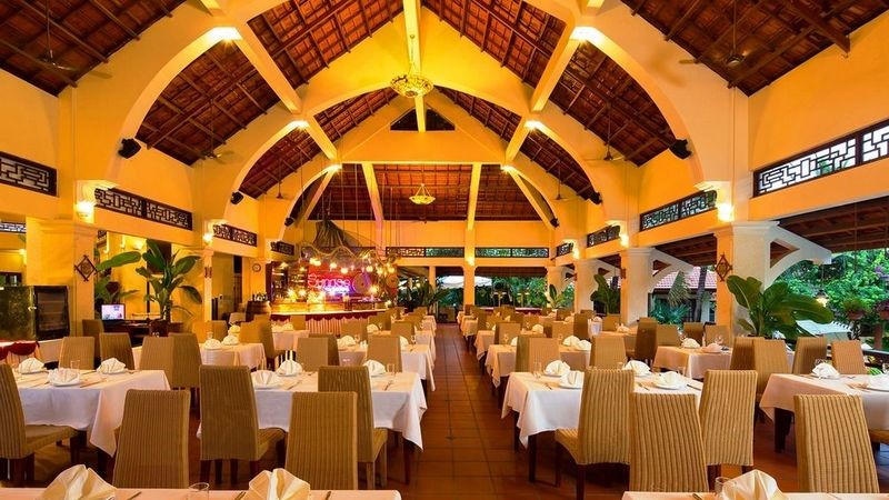 Không gian nhà hàng tại Sunny Beach Resort Mũi Né Phan Thiết