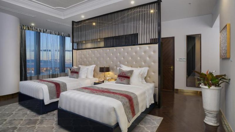 Không gian sang trọng của hạng phòng Suite tại khách sạn Melia Vinpearl Hà Tĩnh