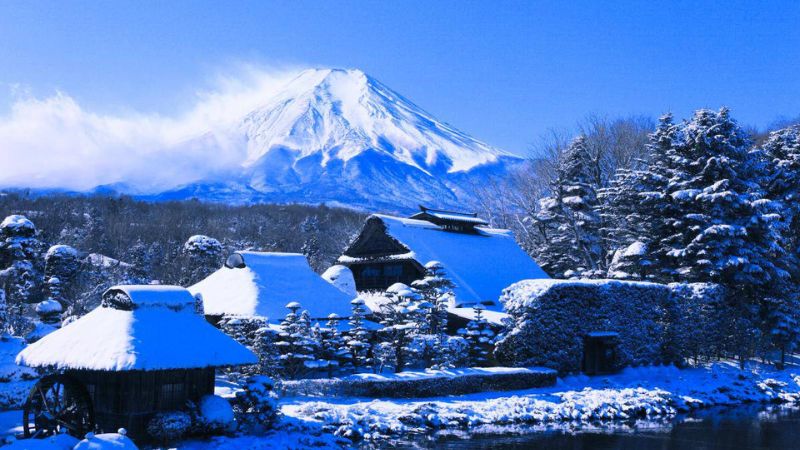 Khung cảnh làng Oshino Hakkai vào mùa đông