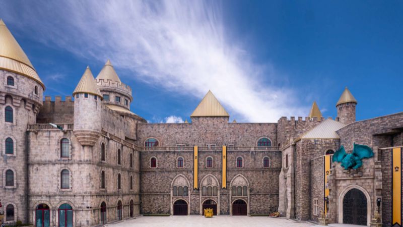 Lâu đài Mặt trăng với kiến trúc ấn tượng