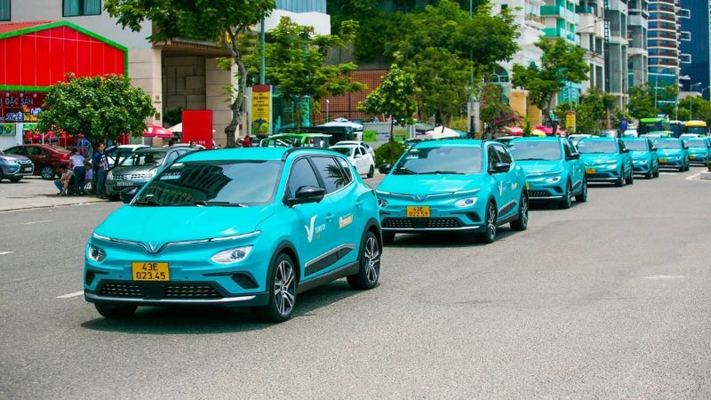 Lựa chọn thuê Taxi di chuyển tới công viên