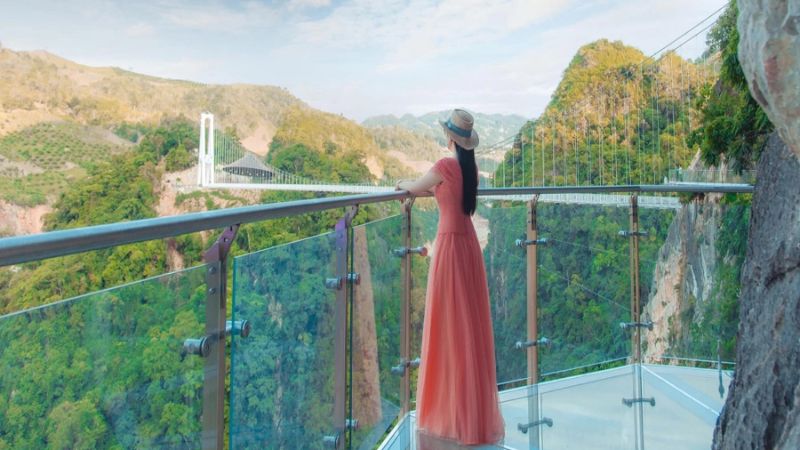 Lưu ý khi tham quan cầu kính Bạch Long