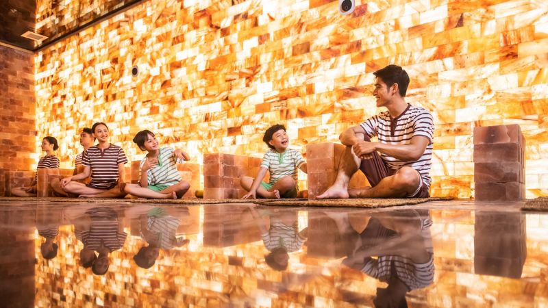 Mua vé Aquafield Nha Trang để cải thiện làn da tại phòng muối Himalaya