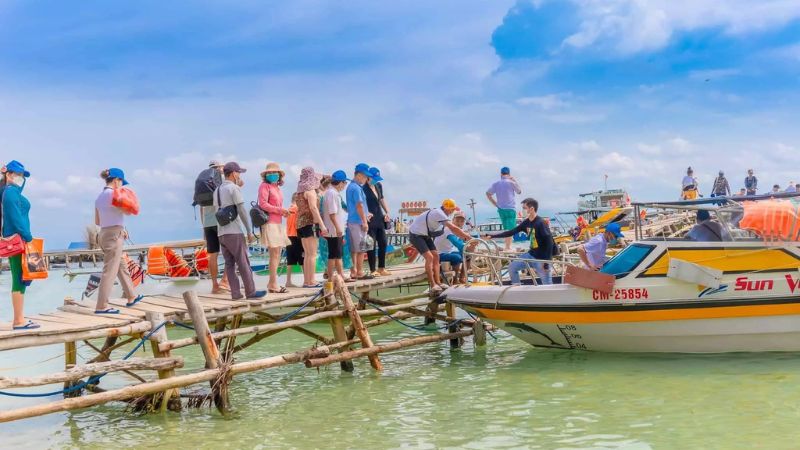 Nên đặt vé tham quan 4 đảo + Cáp treo Sun World Hòn Thơm tại đơn vị uy tín