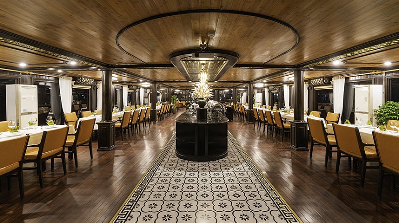 Nhà hàng trên du thuyền Victory Star