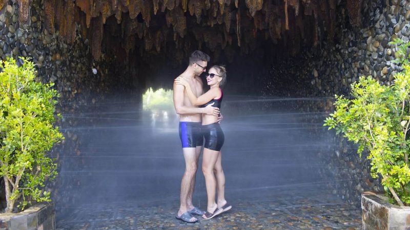 Thư giãn bằng “Ôn tuyền thủy liệu pháp” tại Hòn Tằm Khu A