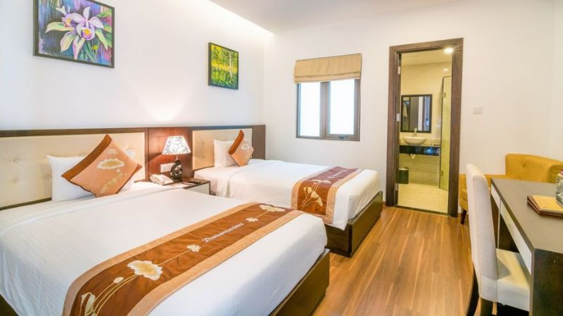 Phòng ngủ đôi được thiết kế tiện nghi của khách sạn 3 sao Dana Marina Đà Nẵng