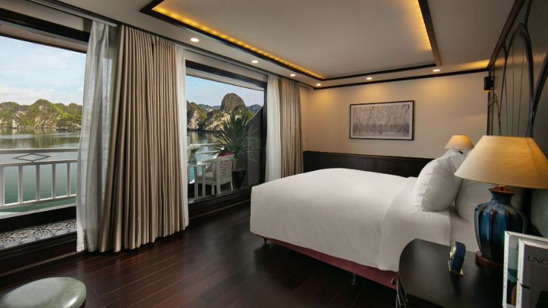 Phòng Senior Suite Balcony của du thuyền Hạ Long Hermes