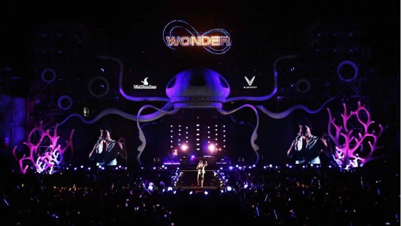 Sân khấu hoành tráng của đại nhạc hội 8WONDER