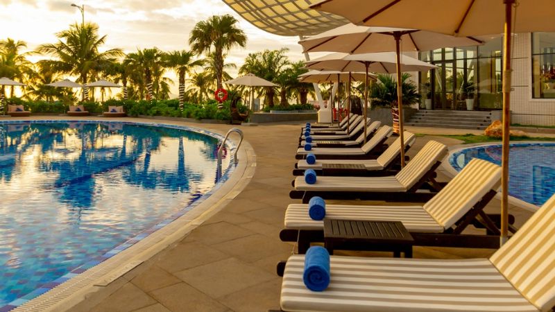 T&agrave;i liệu v&agrave; dụng cụ học tập vật l&yacute; như giấy, b&uacute;t v&agrave; Khả năng tiếp cận th&ocirc;ng tin v&agrave; t&agrave;i liệu gi&aacute;o dục bị hạn chế Việc dạy v&agrave; học thường diễn ra trong m&ocirc;i trường lớp học trực tiếp (2)