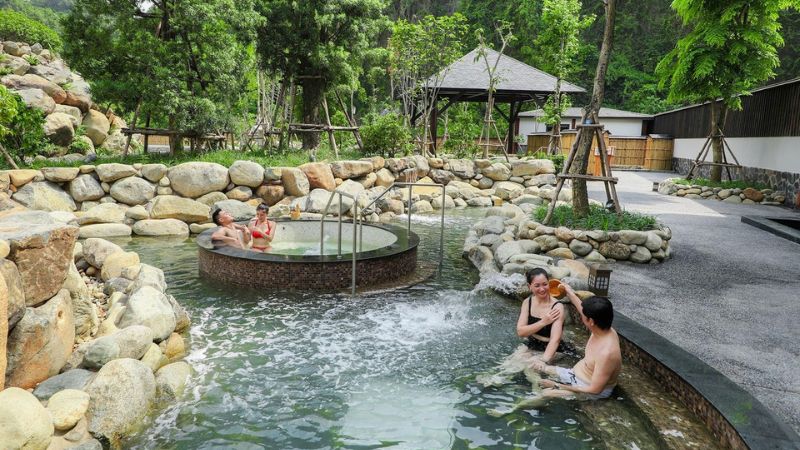 ắm khoáng nóng Onsen rất được du khách yêu thích