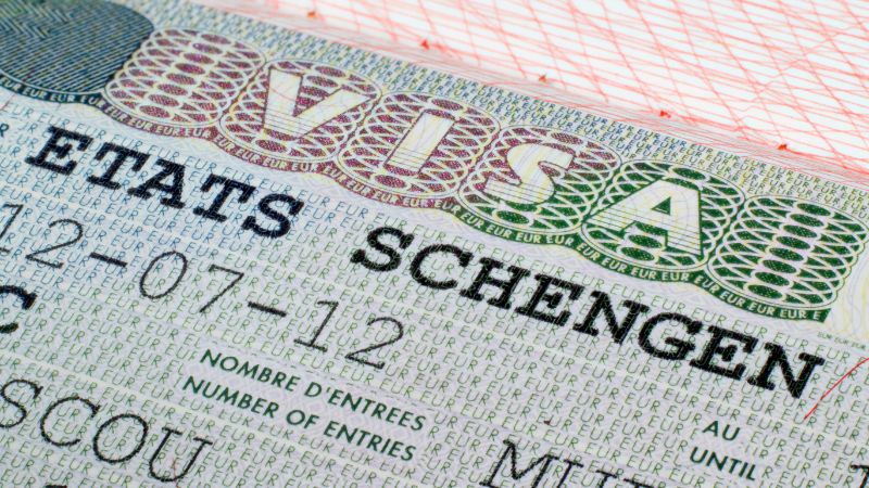 Du khách cần xin visa Schengen khi du lịch châu Âu