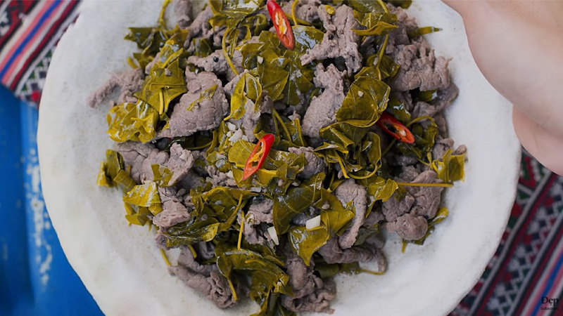 Thịt trâu lá lồm - đặc sản người Mường ở Hòa Bình